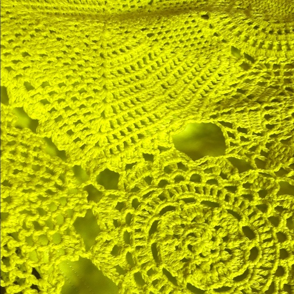 Lime green crochet skirt - Picture 2 of 4